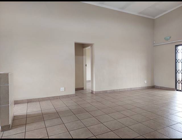 3 BEDROOM TOWNHOUSE FOR SALE IN MEYERTON SOUTH